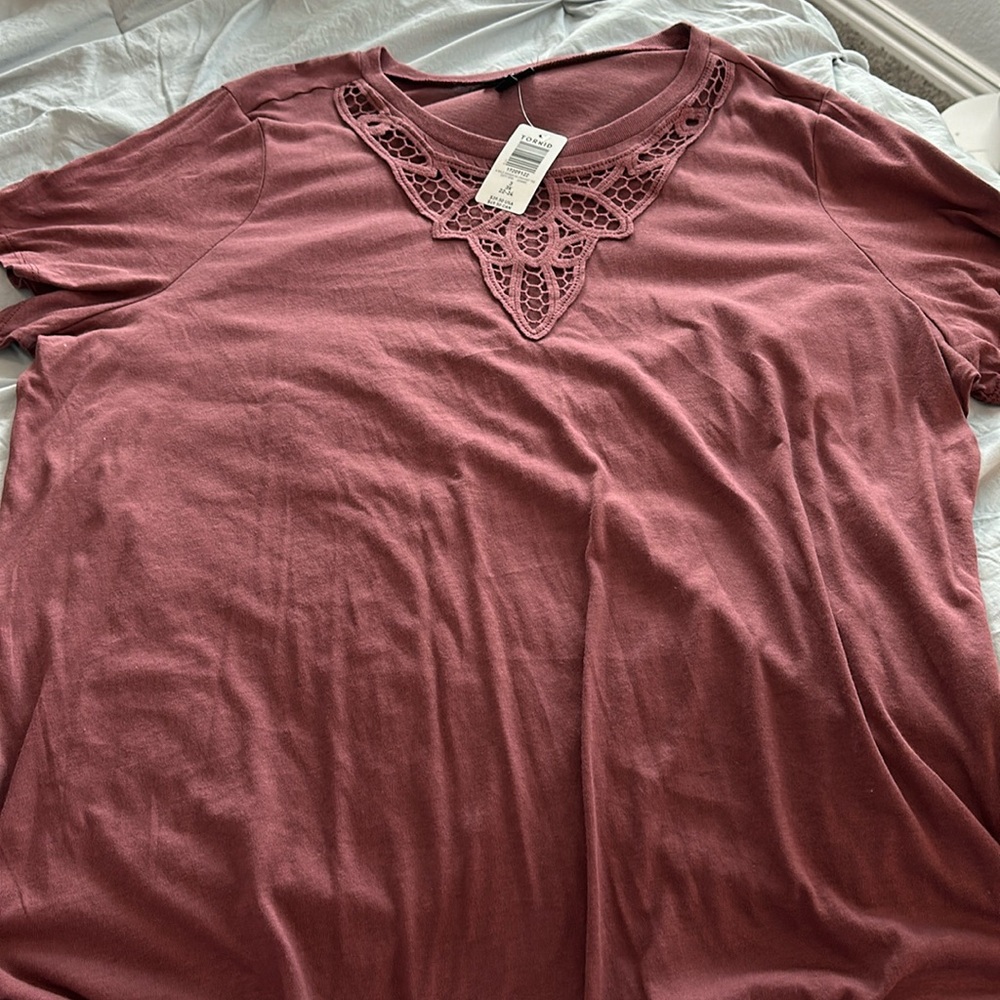 Torrid size 3 crochet tee